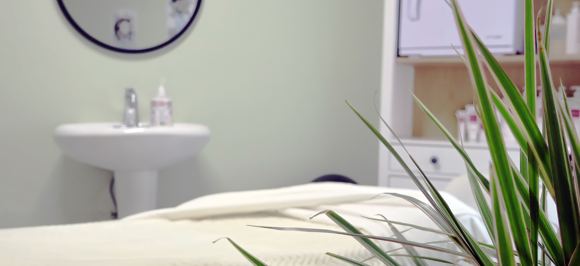 Room2Banner Waxing and threading