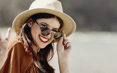 Benefits of Professional Teeth Whitening vs. Store-Bought Kits